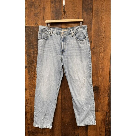 Levis Women’s 94 Baggy Light Blue Denim Jeans Size 34 EUC - Picture 2 of 7